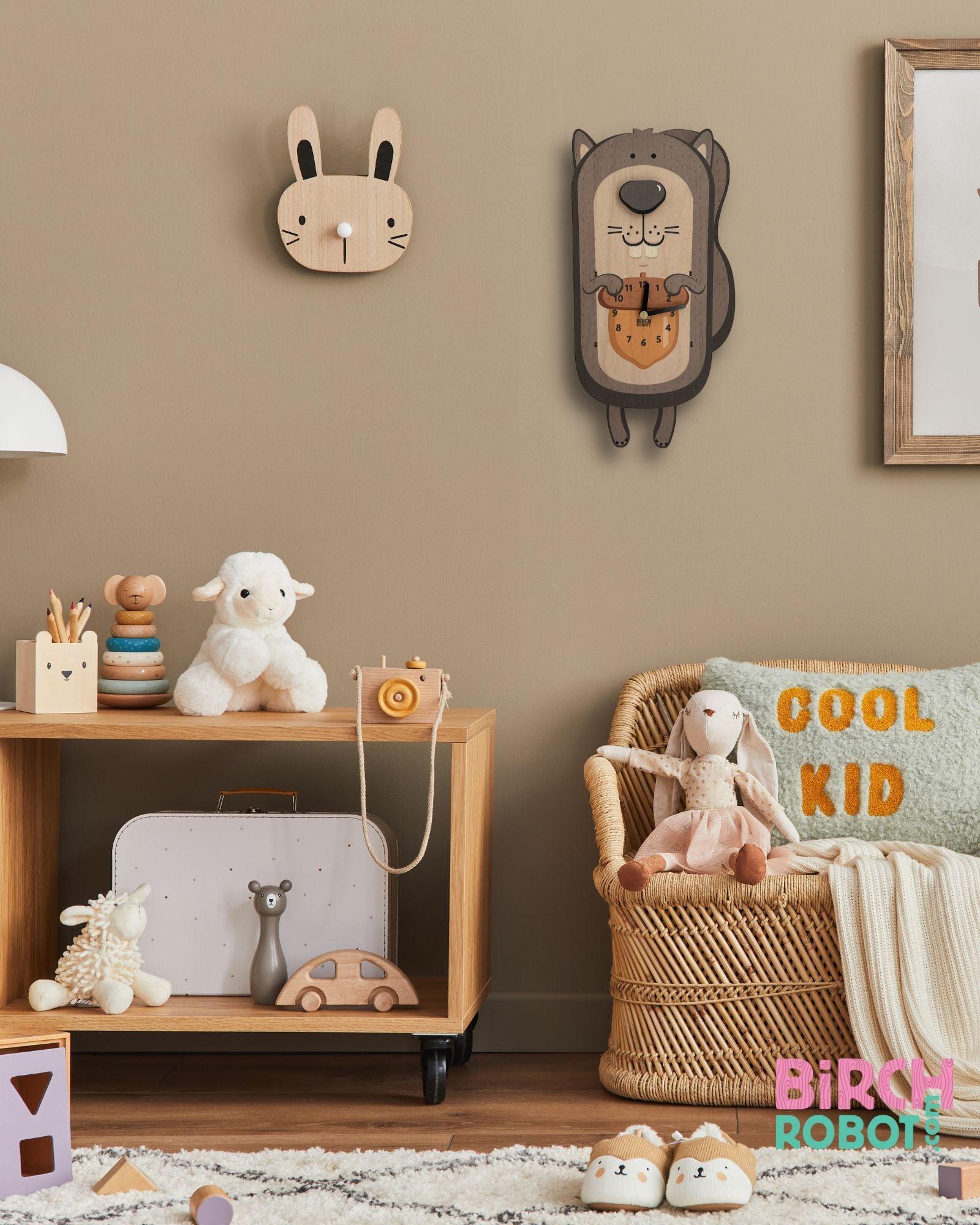Chestnut the Squirrel Pendulum Clock